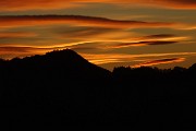 56 Tramonto rosso-fuoco sul Castel Regina